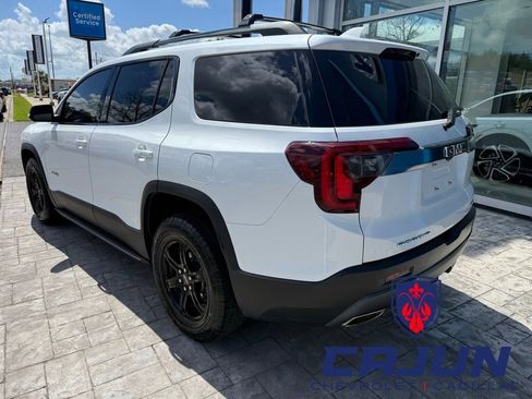 Used 2023 GMC Acadia AT4 w/ Preferred Package AWD/4WD image 2