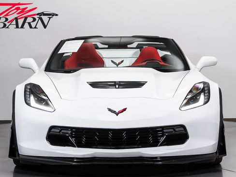 Used 2015 Chevrolet Corvette Z06 w/ 3LZ Preferred Equipment Group RWD image 8