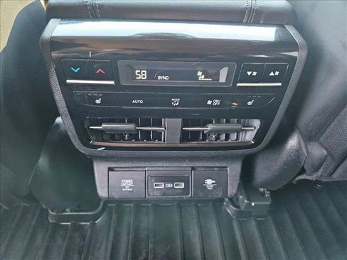 Used 2023 Acura MDX SH-AWD w/ Advance Package image 18