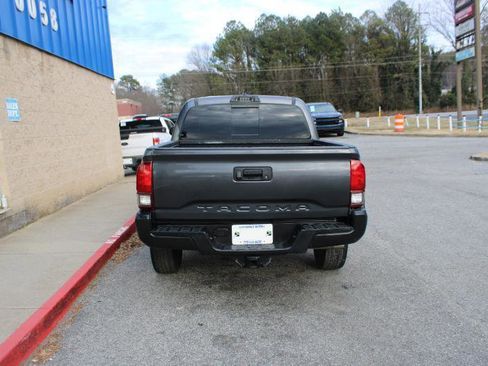Used 2018 Toyota Tacoma SR5 image 5