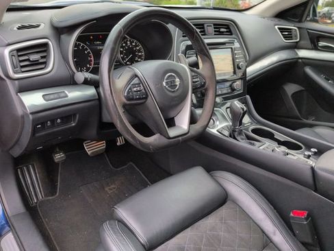 Used 2016 Nissan Maxima SR w/ Midnight Edition FWD image 12