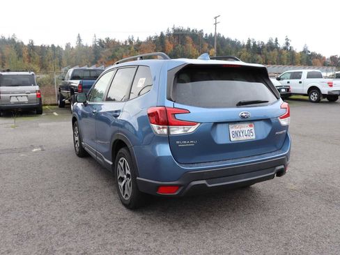 Used 2020 Subaru Forester Premium image 7