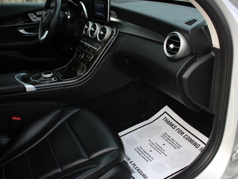 Used 2017 Mercedes-Benz C 300 4MATIC Sedan image 17