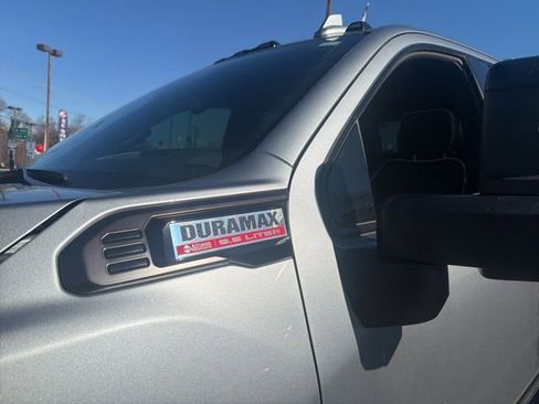 Used 2024 GMC Sierra 2500 AT4X image 7