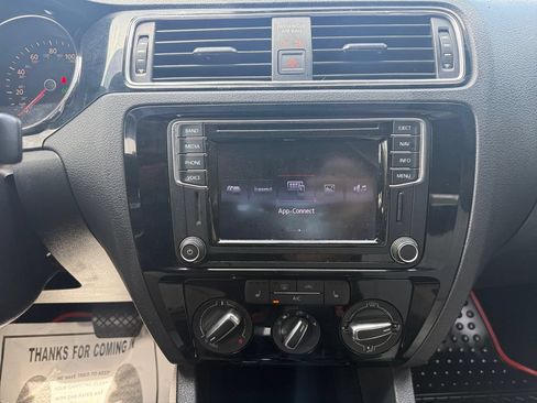 Used 2016 Volkswagen Jetta Sport FWD image 24