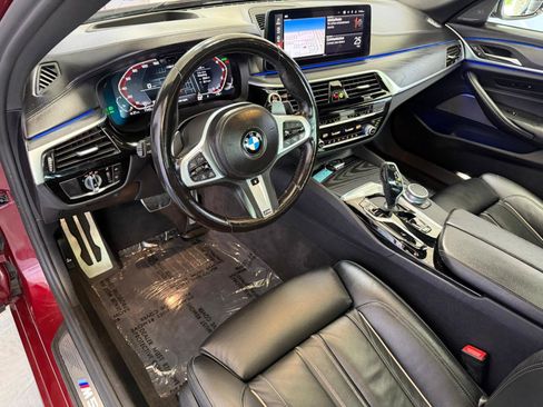 Used 2022 BMW M550i xDrive AWD/4WD image 17