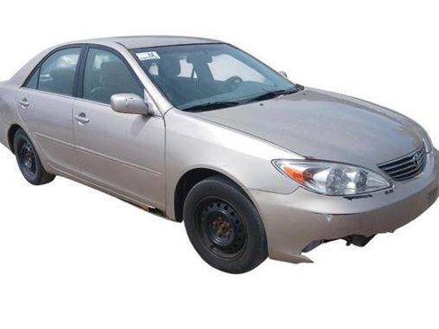 Used 2005 Toyota Camry LE FWD image 8