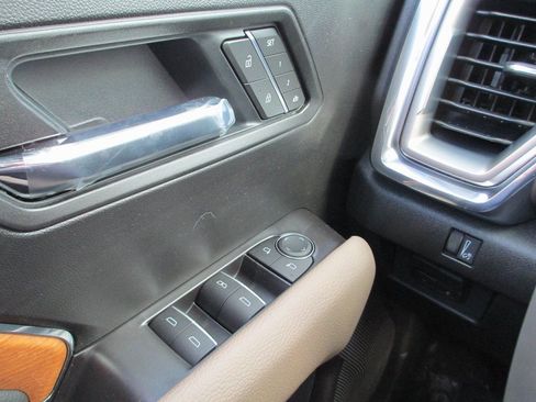 New 2026 GMC Canyon Denali image 19