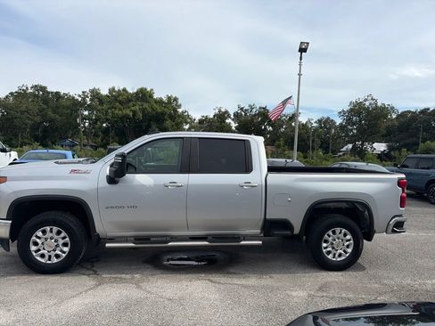 Used 2021 Chevrolet Silverado 2500 LT AWD/4WD image 4