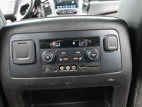 Used 2016 GMC Yukon SLT w/ Premium Edition AWD/4WD image 50