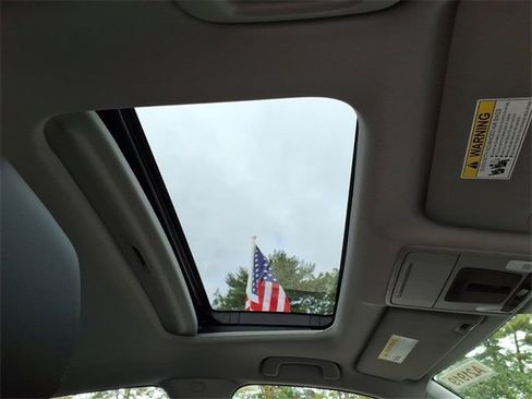 New 2025 Acura Integra image 8