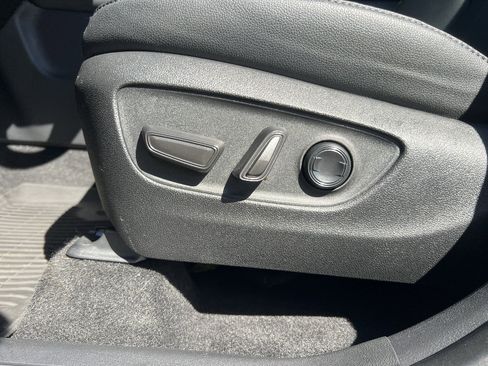 Used 2024 Toyota Grand Highlander Limited AWD/4WD image 36