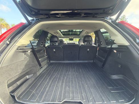 Used 2023 Volvo XC90 B6 Plus AWD/4WD image 18
