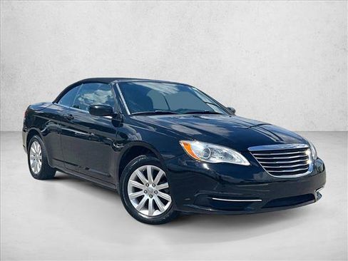 Used 2011 Chrysler 200 Touring w/ Cold Weather Group FWD image 11