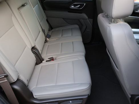 Used 2022 GMC Yukon SLT w/ SLT Luxury Package image 18