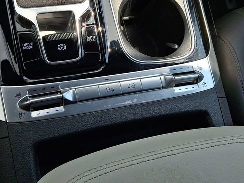 Used 2024 Kia Carnival SX FWD image 30