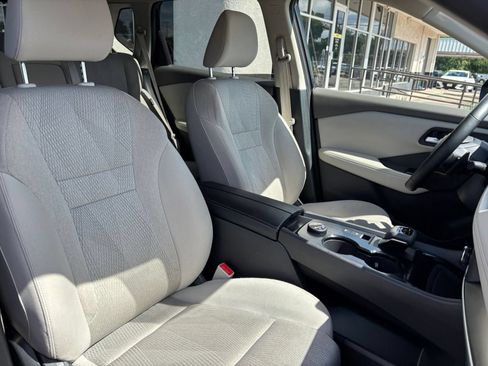 Used 2025 Nissan Rogue SV AWD/4WD image 33