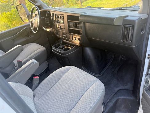 Used 2022 Chevrolet Express 3500 w/ Power Convenience Package RWD image 12