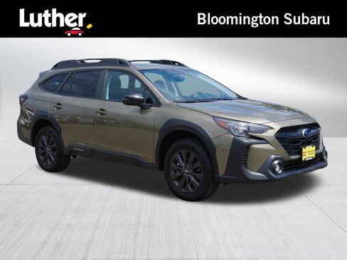 Used 2025 Subaru Outback Onyx Edition AWD/4WD image 1