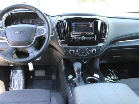 Used 2023 Chevrolet Traverse LT FWD image 12