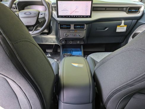 New 2026 Ford Maverick XLT w/ XLT Luxury Package FWD image 27