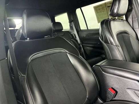 Used 2024 Volkswagen Atlas Cross Sport SEL Premium R-Line AWD/4WD image 33