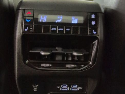 Used 2021 Jeep Grand Cherokee L Limited AWD/4WD image 31