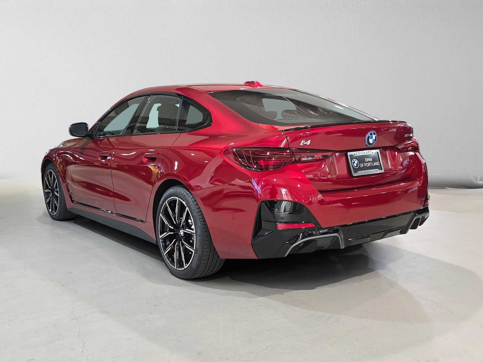 Used 2025 BMW i4 xDrive40i w/ M Sport Package AWD/4WD image 5