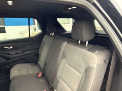 Used 2023 Chevrolet Traverse LT FWD image 12