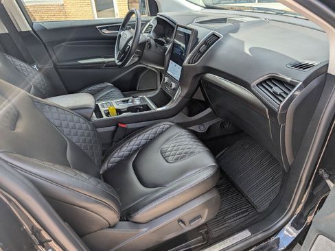 Used 2023 Ford Edge Titanium AWD/4WD image 19