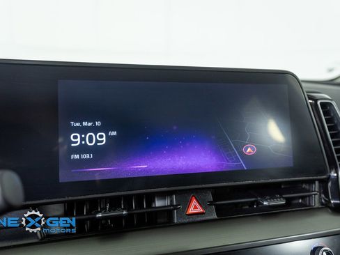 Used 2024 Kia Sportage EX image 17