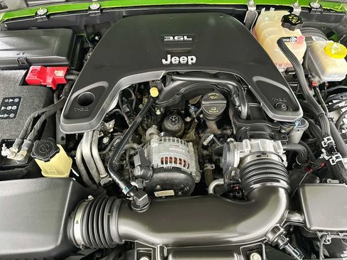 Used 2018 Jeep Wrangler Unlimited Sport S AWD/4WD image 27