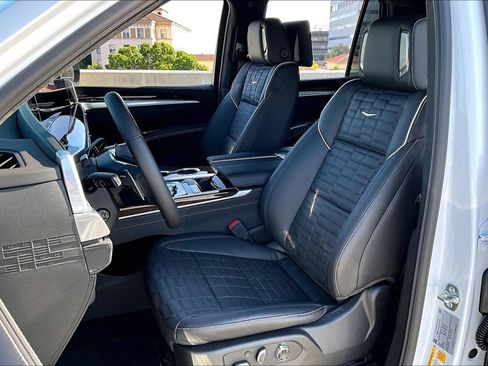 New 2026 Cadillac Escalade Platinum Sport AWD/4WD image 9
