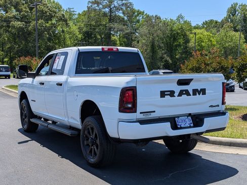 Used 2025 RAM 2500 Big Horn AWD/4WD image 7