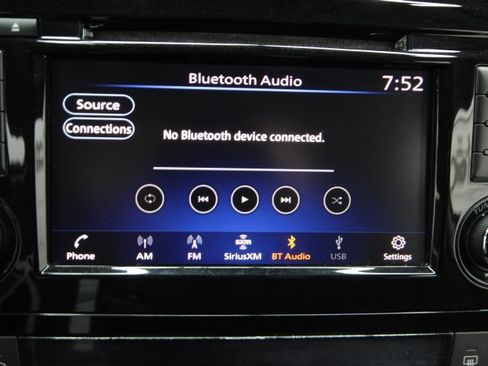 Used 2019 Nissan Rogue SV image 21