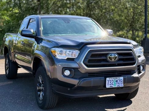 Used 2021 Toyota Tacoma SR5 w/ SR5 Appearance Package (SM) AWD/4WD image 7