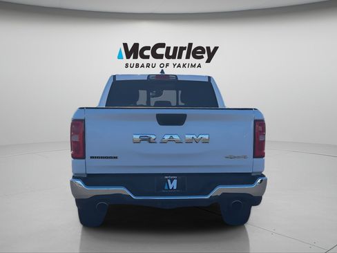 Used 2025 RAM 1500 Big Horn AWD/4WD image 4