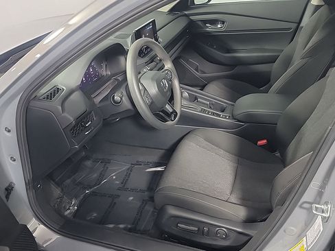 Certified 2025 Honda Accord SE image 18