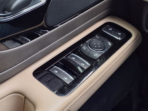 Used 2020 Lincoln Aviator Reserve w/ Equipment Group 201A image 11