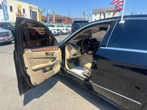 Used 2012 Mercedes-Benz E 350 4MATIC Sedan image 13