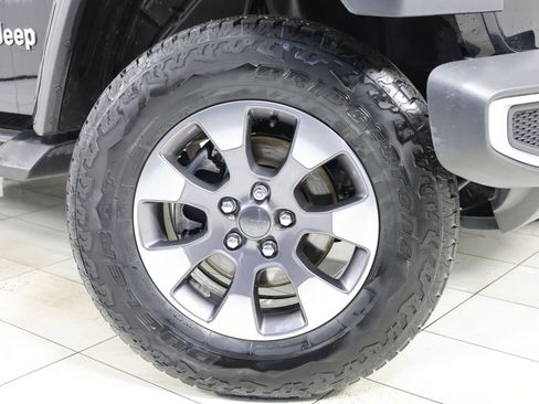 Used 2020 Jeep Wrangler Unlimited Sahara image 13