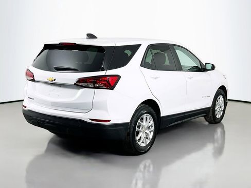 Used 2022 Chevrolet Equinox LS w/ LS Convenience Package image 5