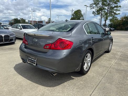 Used 2015 INFINITI Q40 w/ Moonroof Package RWD image 5