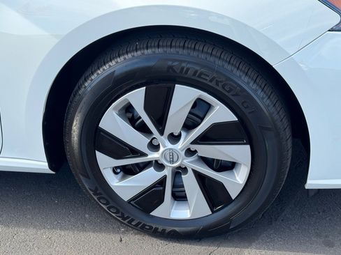 Used 2025 Nissan Altima 2.5 S image 11