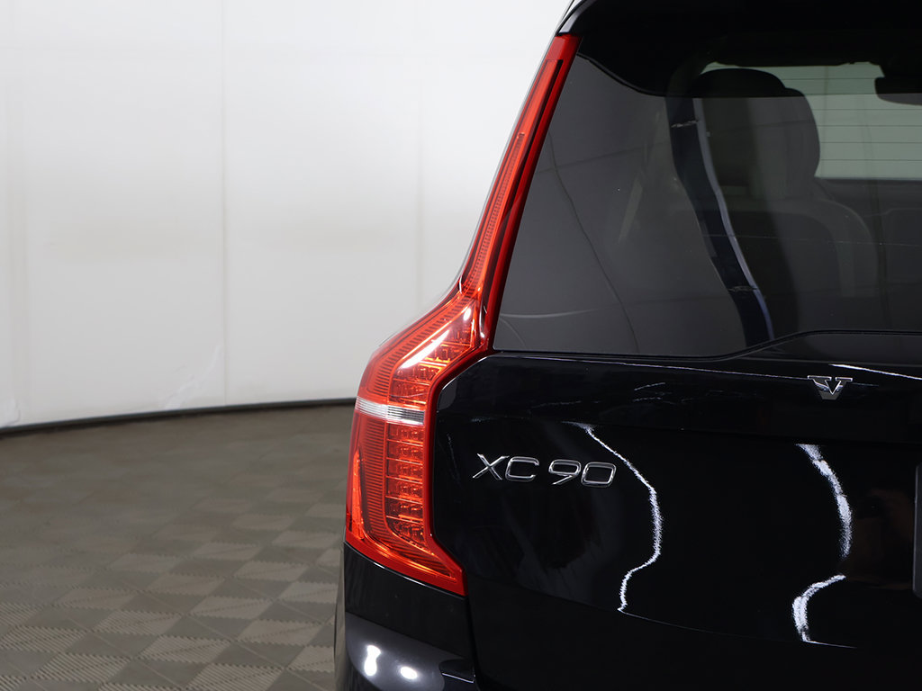 Used 2025 Volvo XC90 T8 Plus w/ Protection Package Premier AWD/4WD image 18