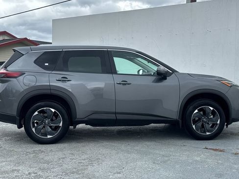 Used 2024 Nissan Rogue SV w/ SV Premium Package AWD/4WD image 2