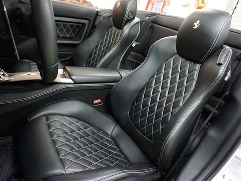 Used 2014 Ferrari California RWD image 11