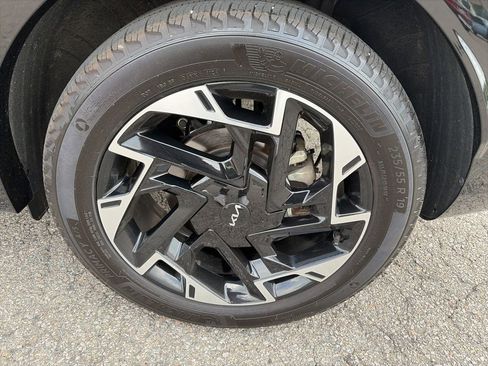 Used 2024 Kia Sportage SX AWD/4WD image 2