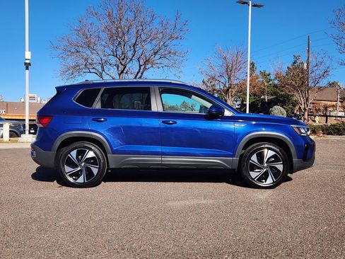 Certified 2024 Volkswagen Taos SE image 2