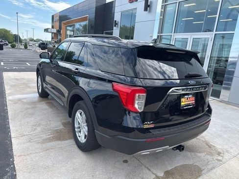 Used 2023 Ford Explorer XLT w/ Equipment Group 202A AWD/4WD image 11